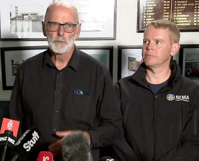 Auckland mayor Wayne Brown (left) fronting a media conference with Prime Minister Chris Hipkins