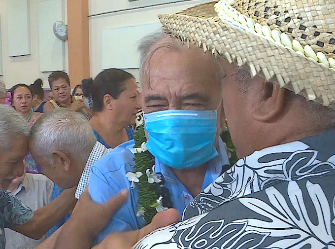 Veteran Tahitian pro-independence leader Oscar Temaru (in facemask)