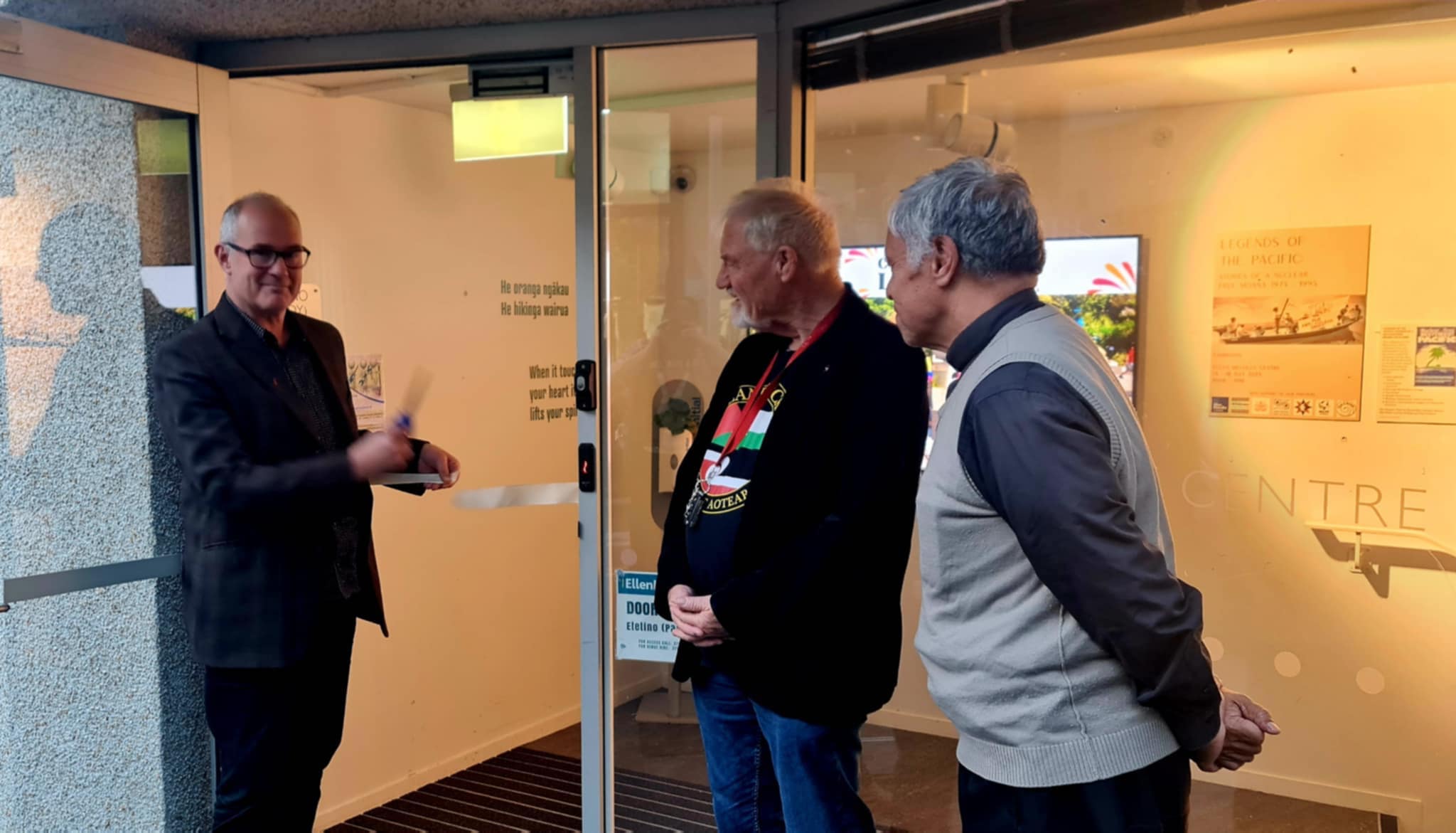 Labour's disarmament spokesperson Phil Twyford, MP for Te Atatu, cuts the ribbon to open the nuclear-free Pacific exhibition
