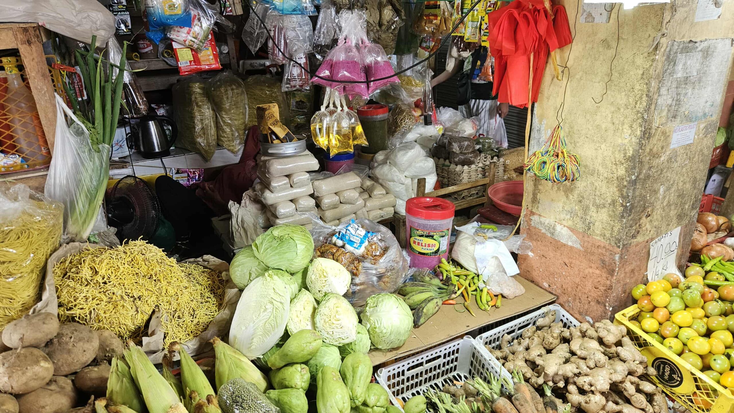 Vinzons public market