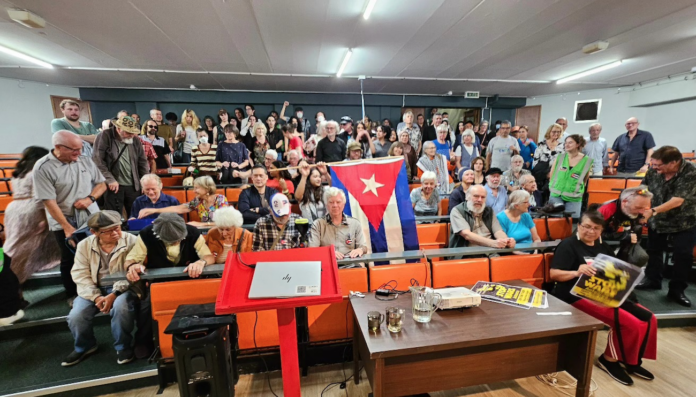New Zealand supporters of Cuba at last night’s solidarity public meeting in Auckland with Cuban Ambassador Luis Morejón Rodríguez