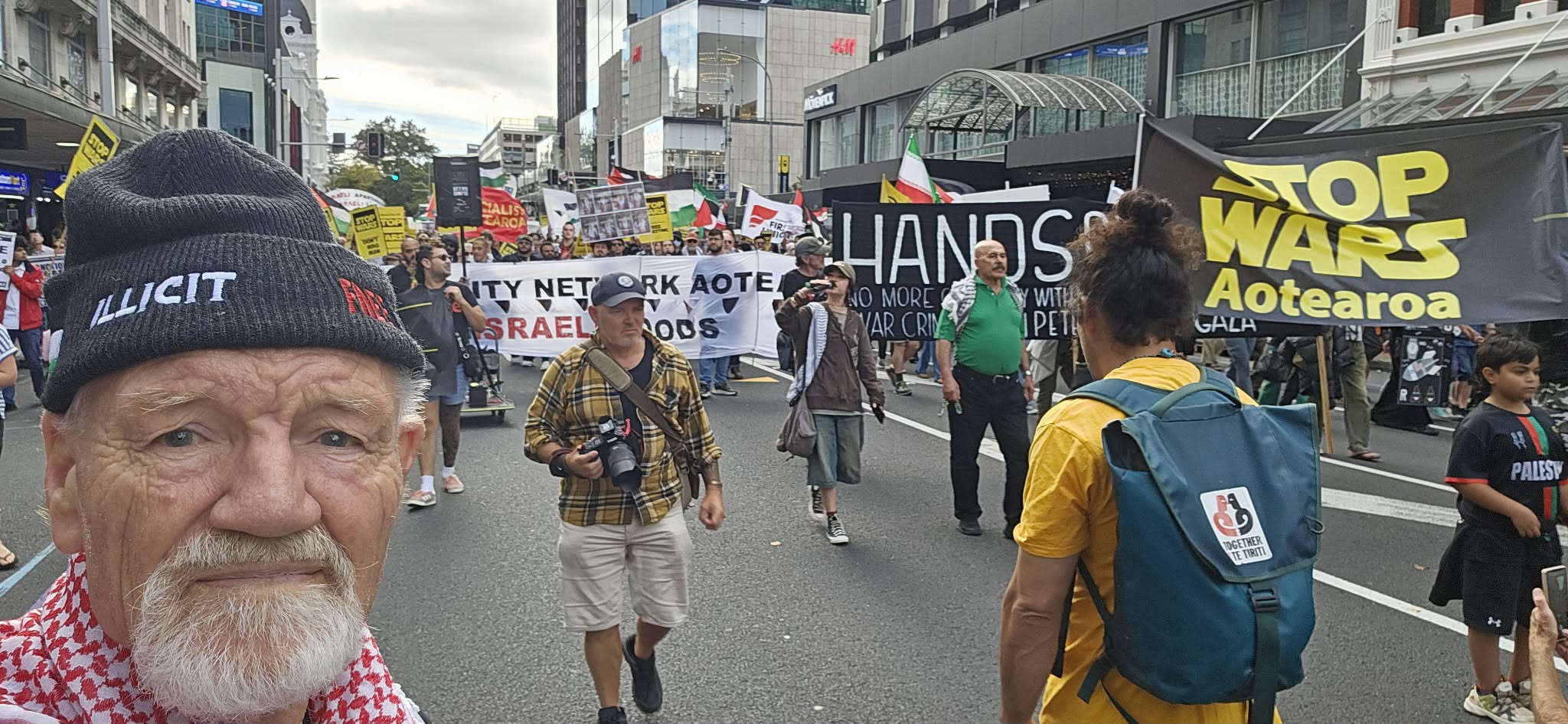 City Centre fringe dweller David Robie at a Queen Street Stop Wars Aotearoa rally.